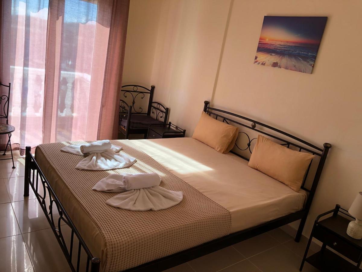 Nikolakakis Rooms Lavrio Exterior photo