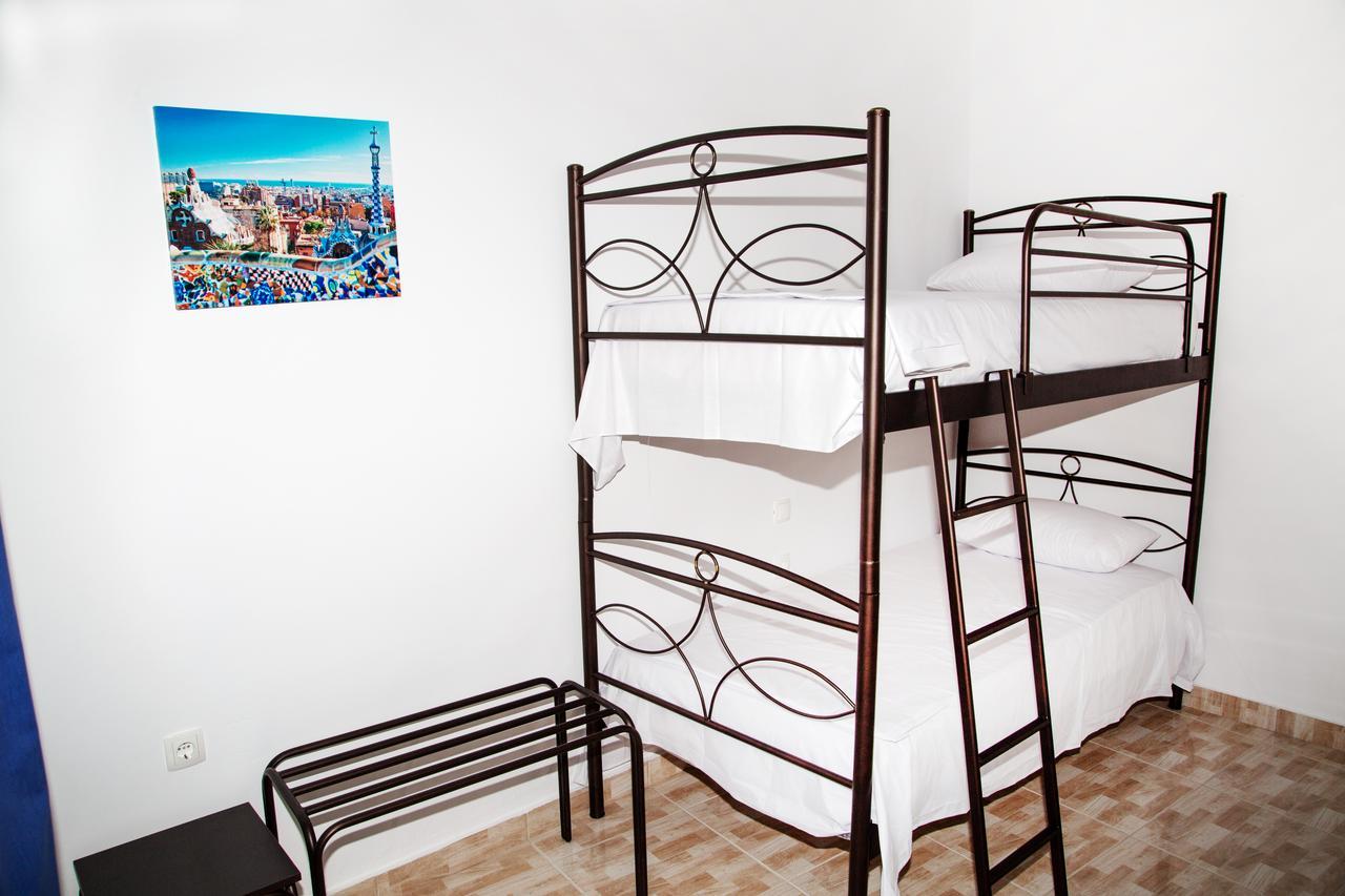 Nikolakakis Rooms Lavrio Exterior photo