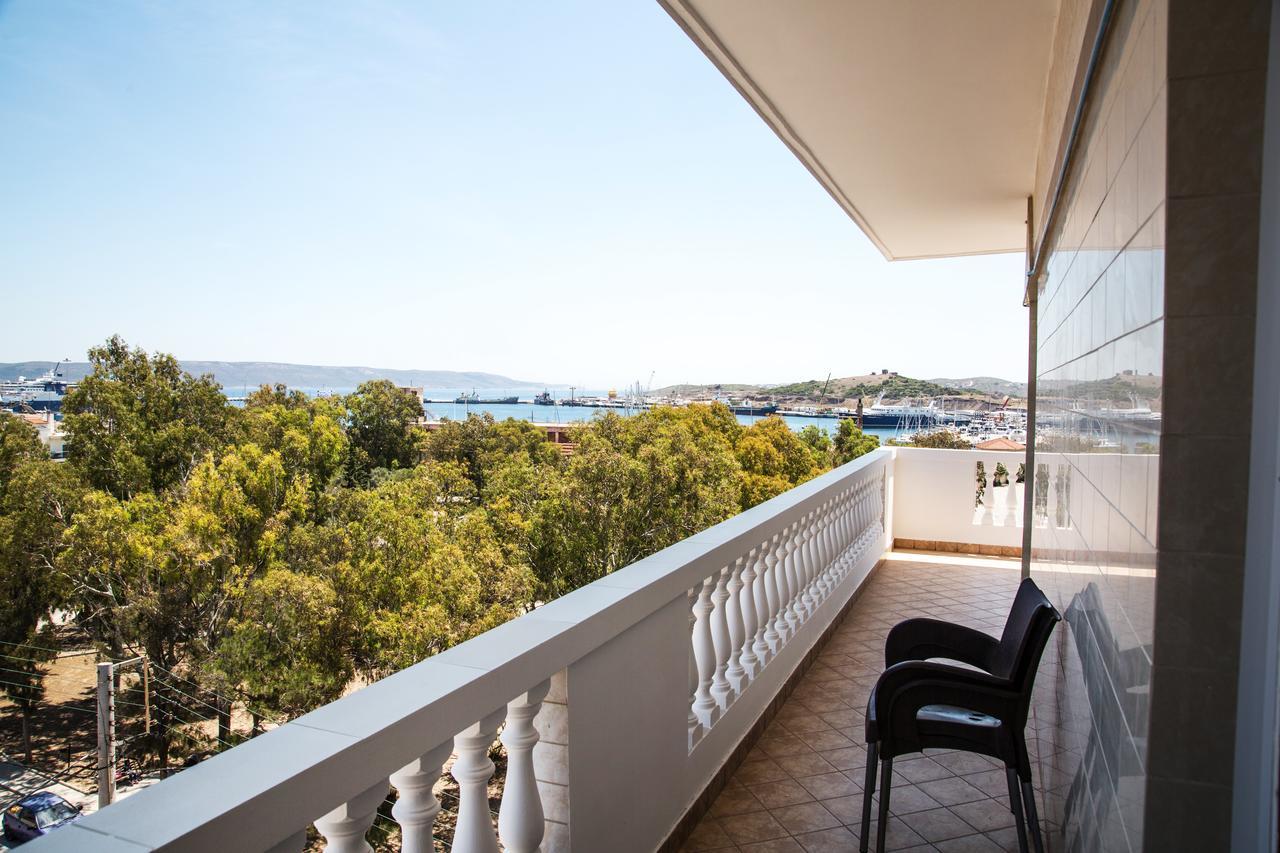 Nikolakakis Rooms Lavrio Exterior photo