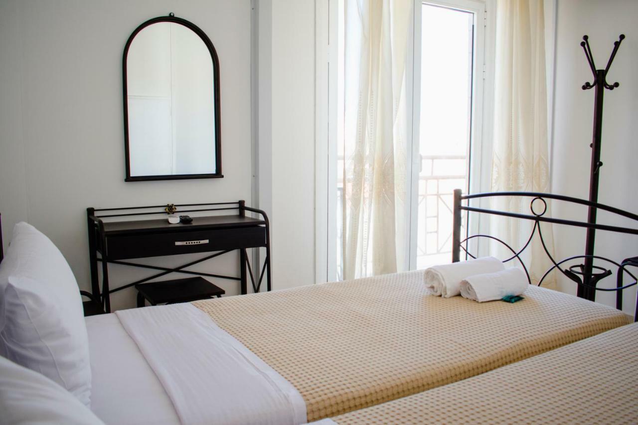 Nikolakakis Rooms Lavrio Exterior photo