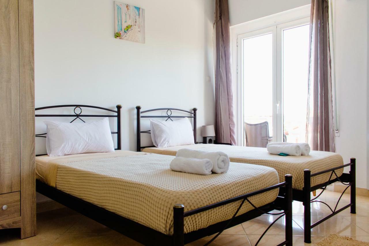Nikolakakis Rooms Lavrio Exterior photo